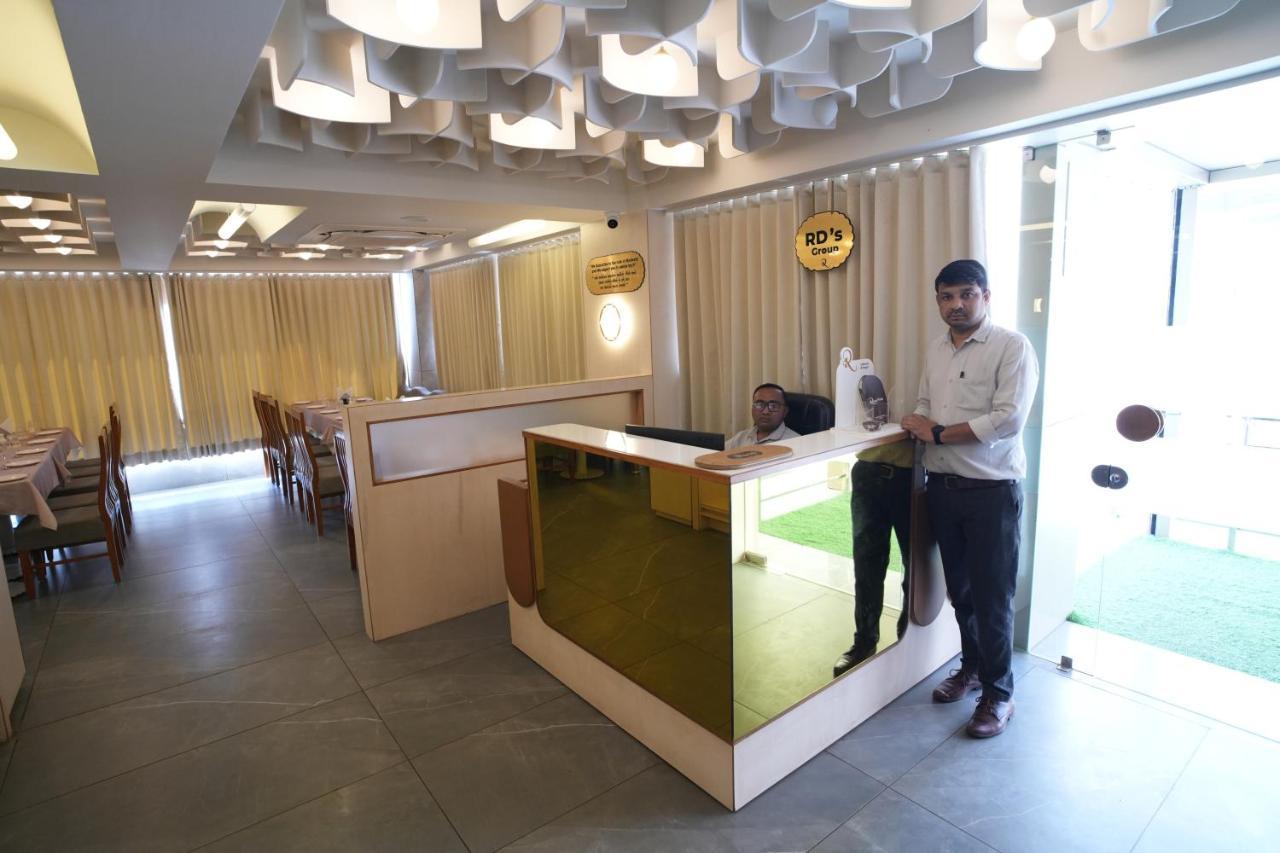 Rds Hotel Ahmedabad Exteriör bild
