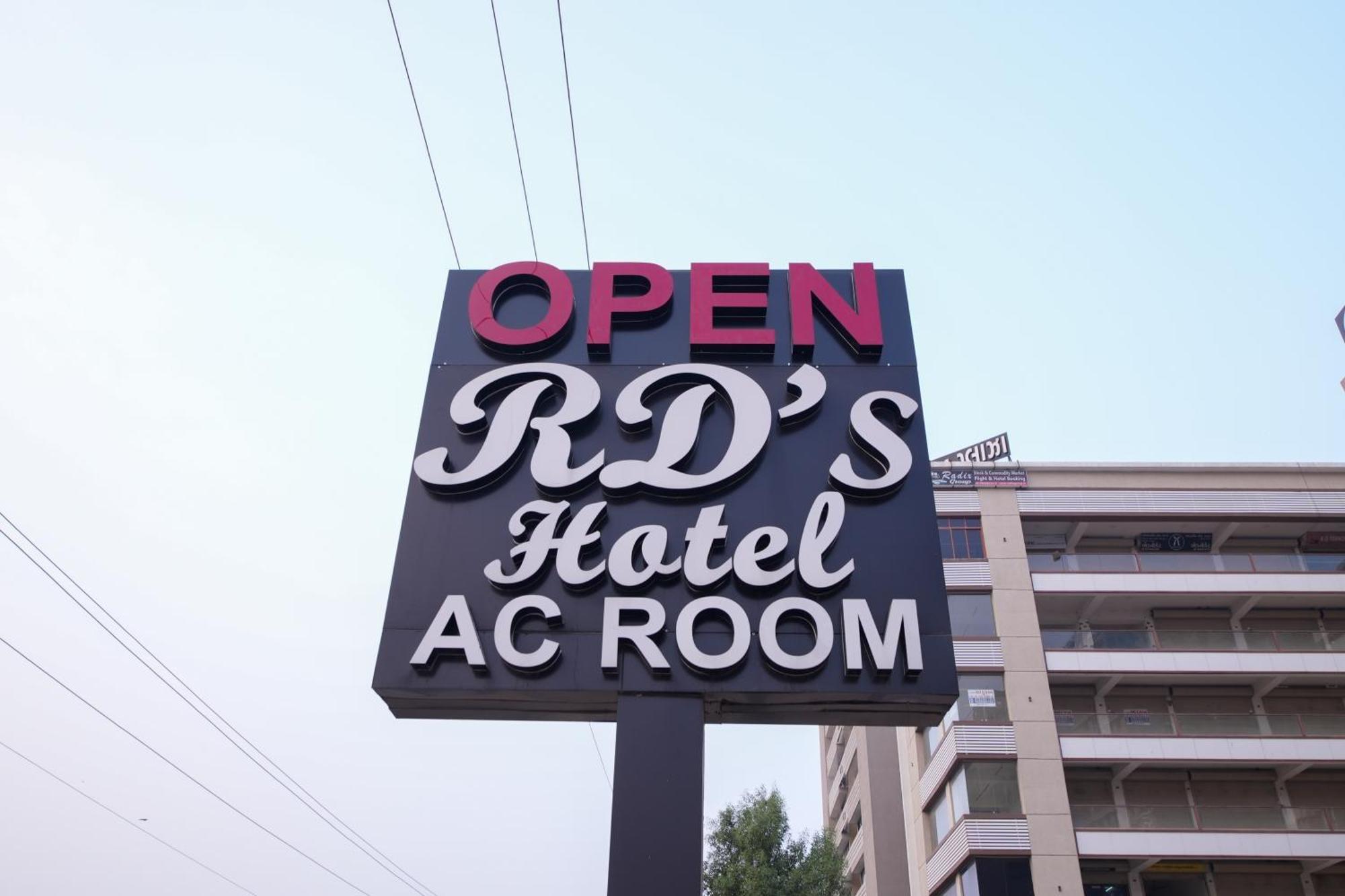 Rds Hotel Ahmedabad Exteriör bild